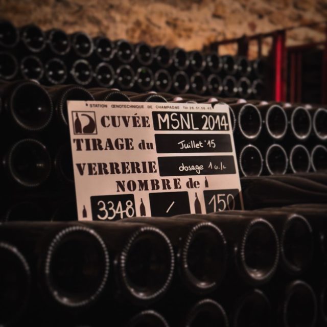 • 𝐌𝐒𝐍𝐋 𝟐𝟎𝟏𝟒 •
New release ! After 9 years aging in our caves, it’s time to share this pure Mesnil.
Les Chetillons and Mussettes, heart of our terroir with its sharpness, its acidity and complexity.
Low dosage for these 3348 bottles and soon, 150 jeroboams are coming!
.
.
.
#champagne #mesnil #msnl #wine #vintage2014 #chardonnay #wein #share #winelover